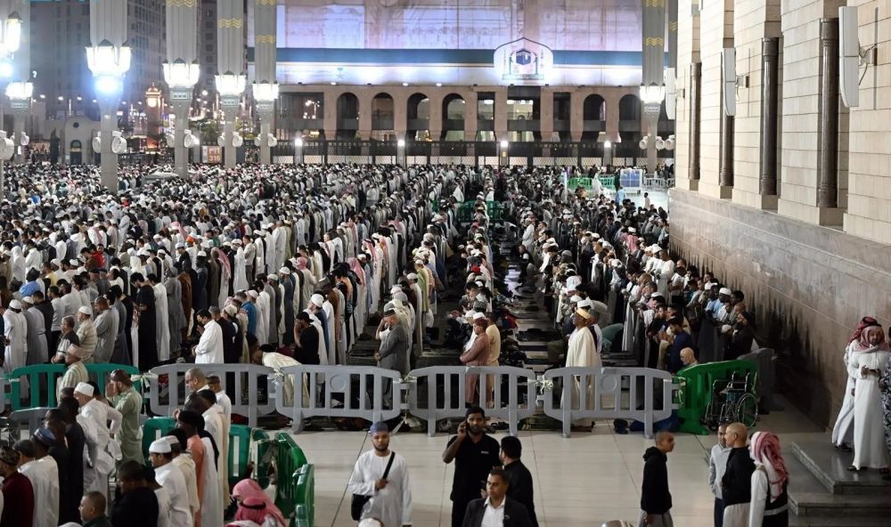 إقامة صلاة القيام في أول ليلة من العشر الأواخر لشهر رمضان المبارك بالمسجد النبوي - واس