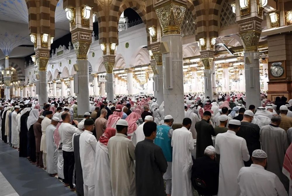 إقامة صلاة القيام في أول ليلة من العشر الأواخر لشهر رمضان المبارك بالمسجد النبوي - واس