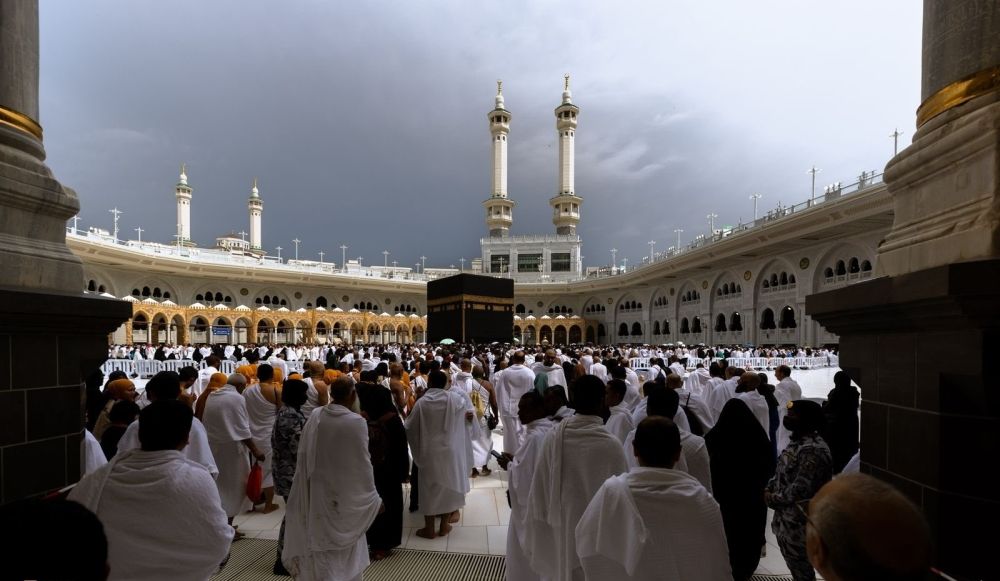 ضيوف الرحمن في المسجد الحرام - إكس