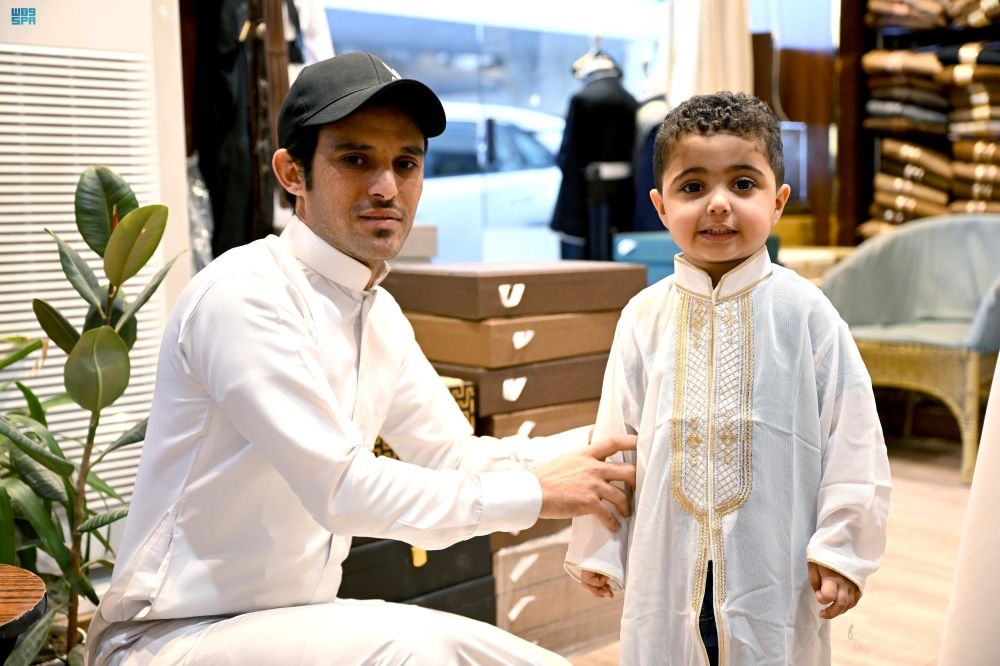 البشوت.. أحد أبرز أزياء العيد بالمنطقة الشرقية - واس