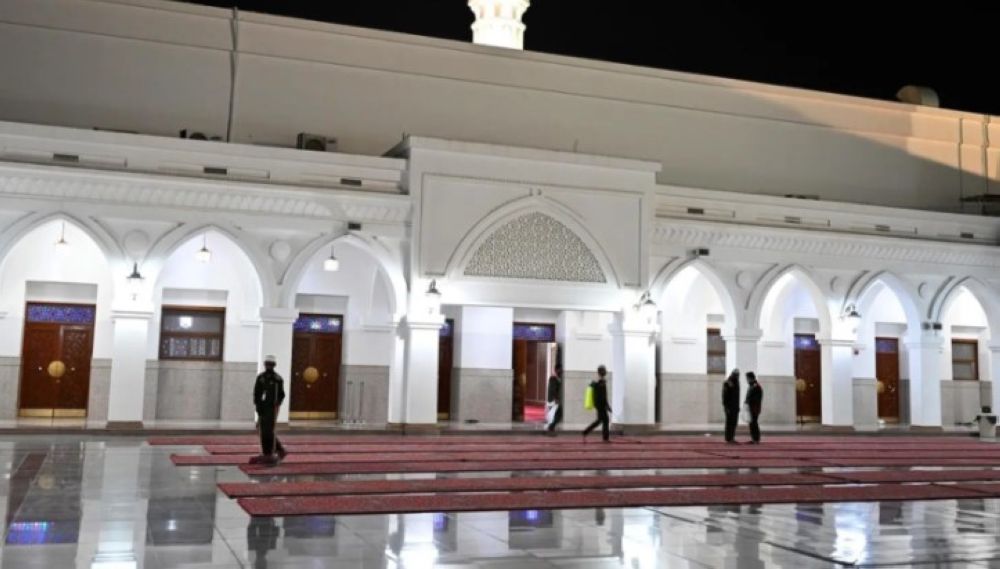 صلاة عيد الفطر في المدينة المنورة - واس