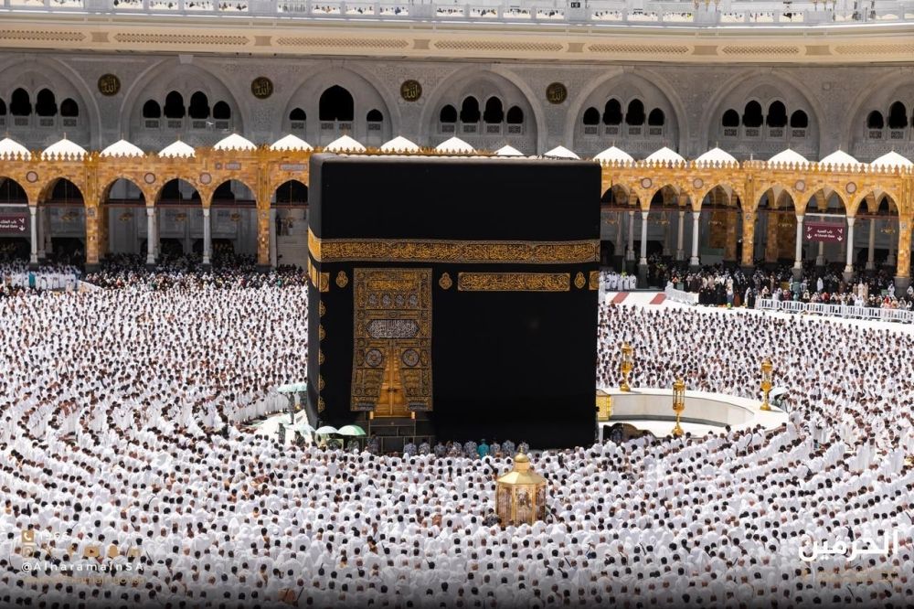 الحرمين الشريفين يشهدان تدفقًا مليونيًا في الجمعة الرابعة من رمضان