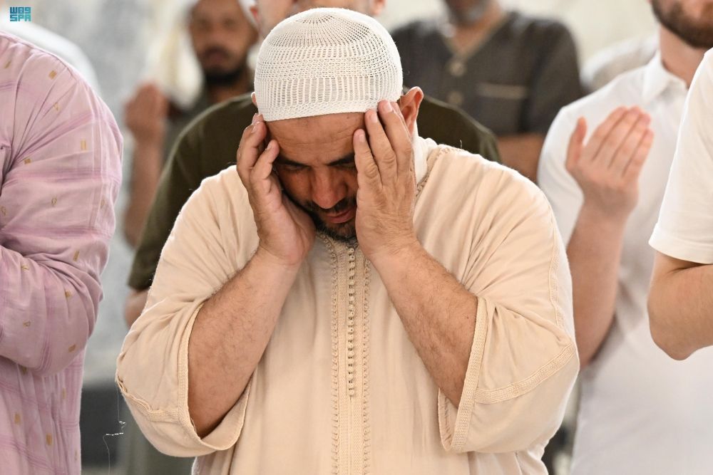 ضيوف الرحمن يشهدون ختم القرآن الكريم في المسجد الحرام - واس