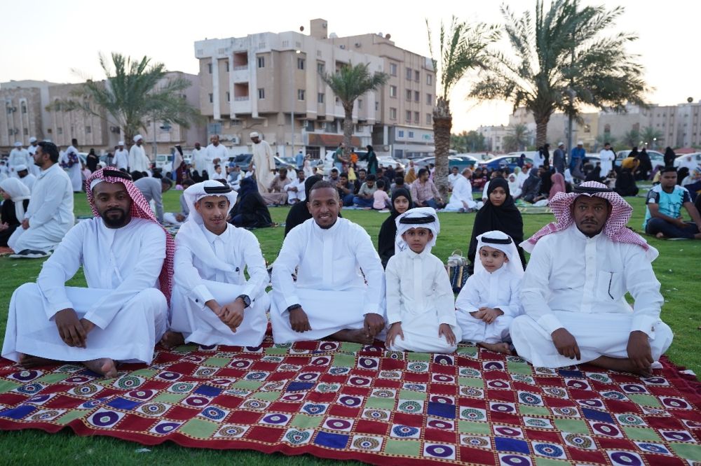 استعداد مبكر وتجمعات أسرية.. عادات العيد في المملكة ودول الخليج