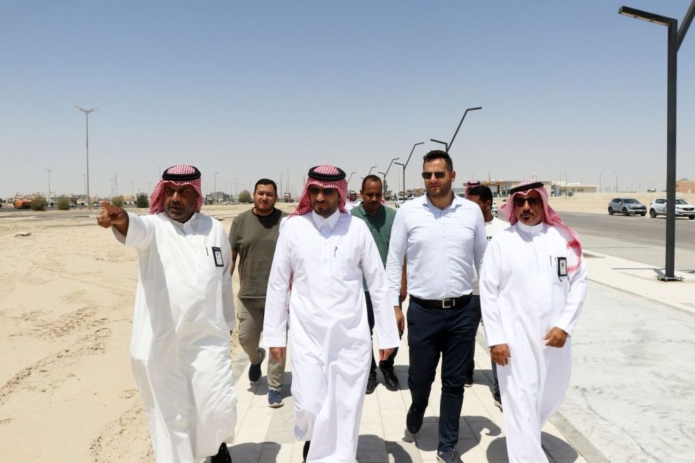 رئيس بلدية النعيرية يتفقد أعمال التطوير والمشاريع التنموية بالمحافظة - اليوم