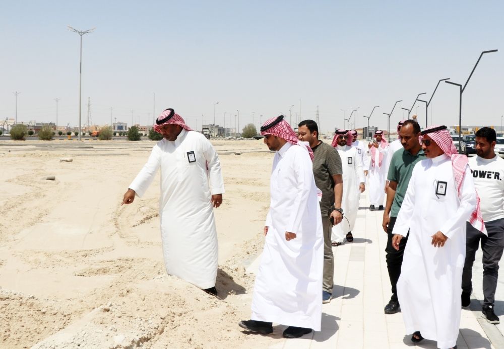 رئيس بلدية النعيرية يتفقد أعمال التطوير والمشاريع التنموية بالمحافظة - اليوم