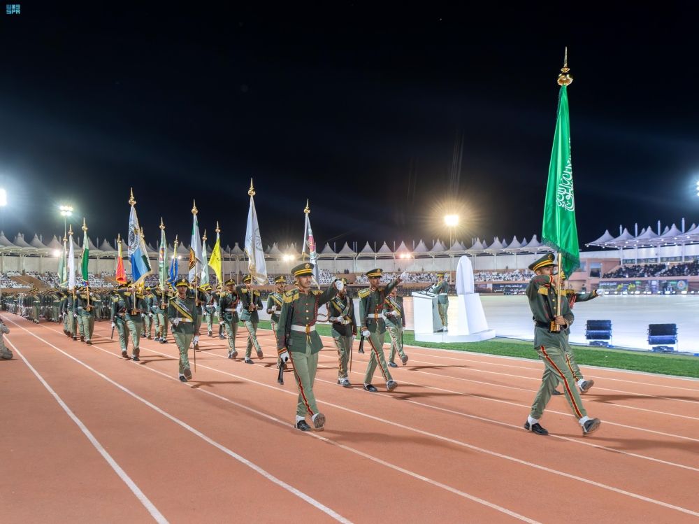 نائب وزير الدفاع يرعى حفل تخريج الدفعة 22 من طلبة الدفاع الجوي - واس