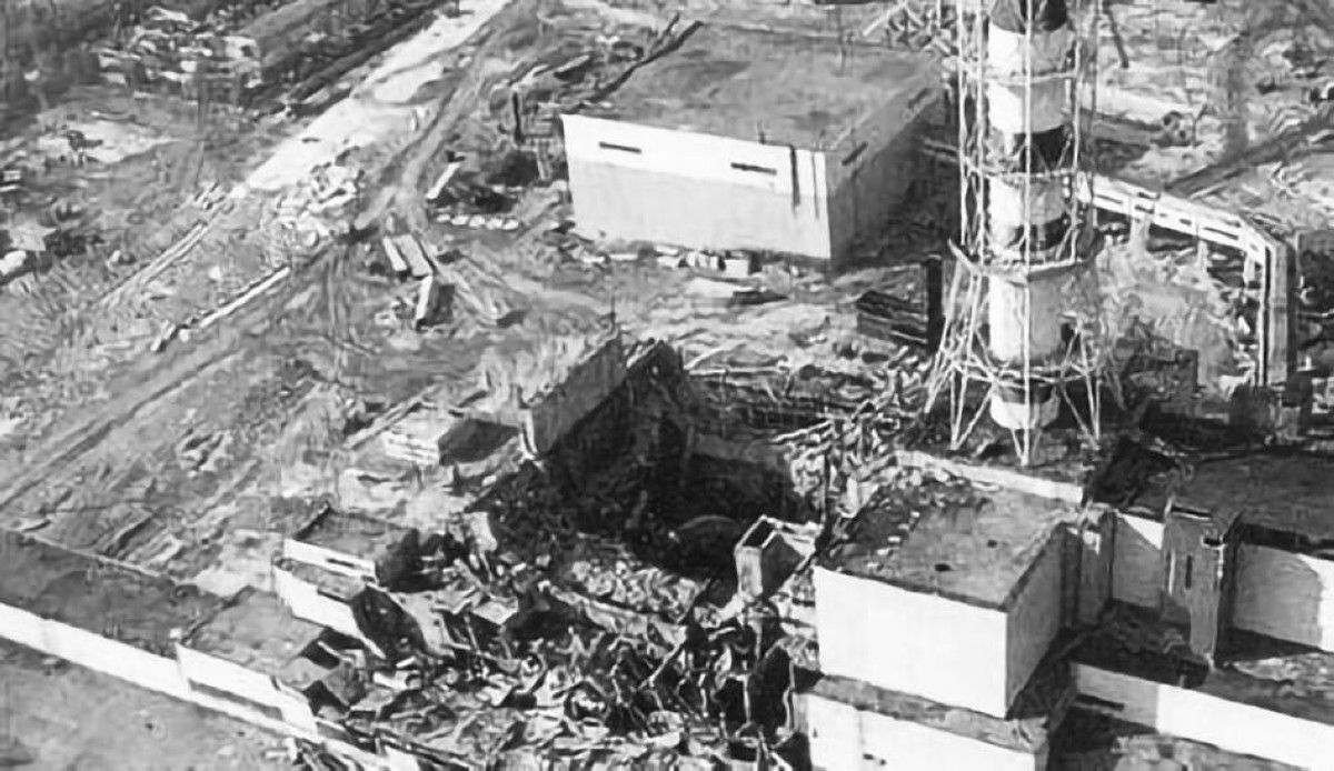 1986 انفجار مفاعل تشرنوبل الأوكراني.