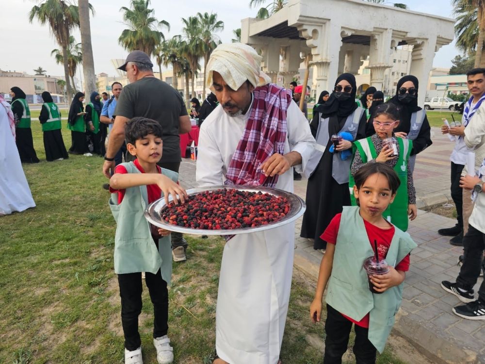 القطيف.. 80 متطوعاً في حملة لزراعة التوت البلدي بالمحافظة