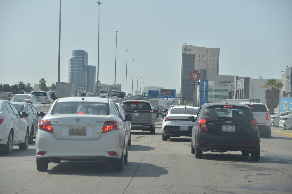 استمرار الازدحام على طريق الملك فهد بالدمام بسبب الصيانة- اليوم