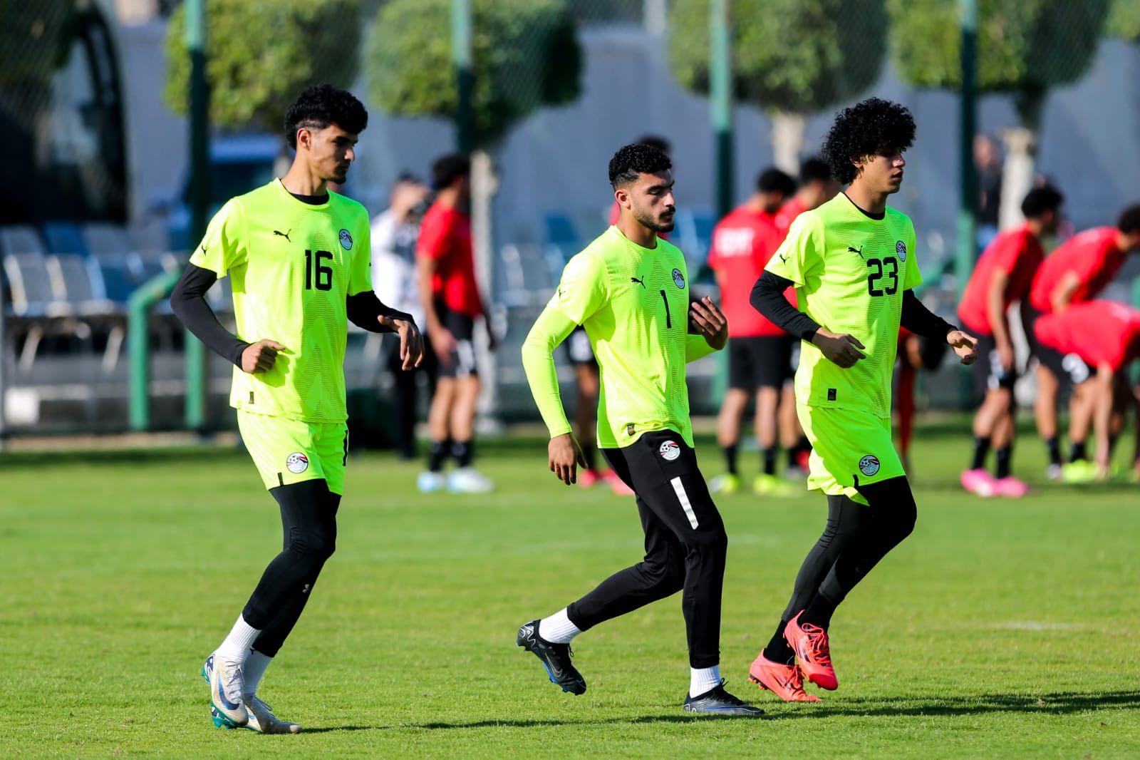 تدريب منتخب الشباب (5) تدريب منتخب الشباب (5)