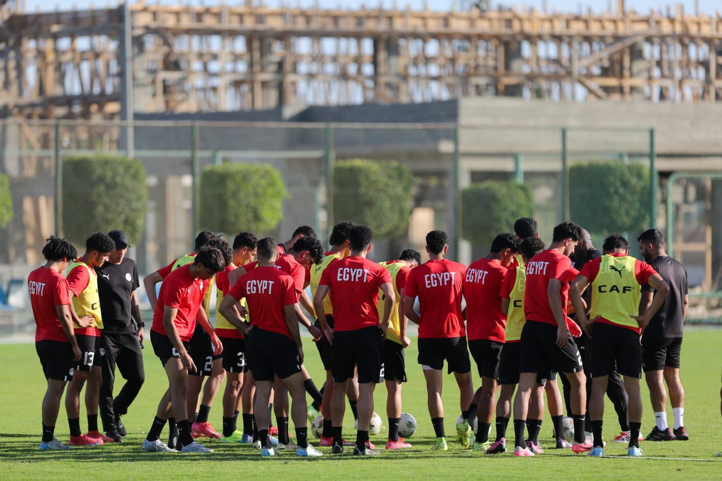 تدريب منتخب الشباب (3) تدريب منتخب الشباب (3)
