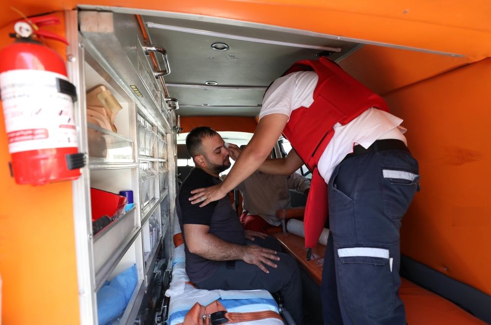 المستوطنون يواصلون الاعتداء على الفلسطينيين في البلدة القديمة بالخليل - وفا