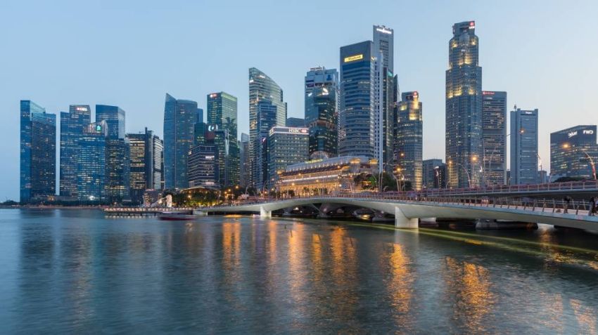 Skyline_of_the_Central_Business_District_of_Singapore_with_Esplanade_Bridge_in_the_evening Skyline_of_the_Central_Business_District_of_Singapore_with_Esplanade_Bridge_in_the_evening