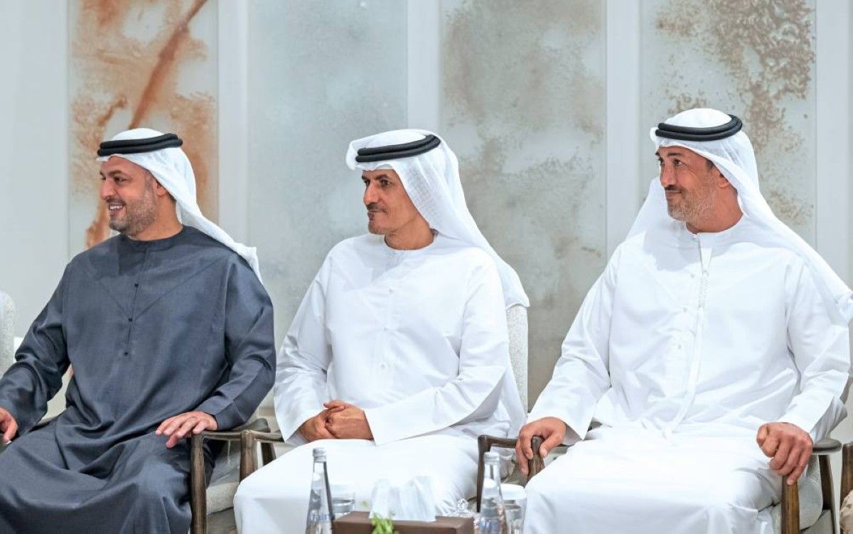 محمد بن حمد بن طحنون وعلي الشامسي ومحمد المزروعي