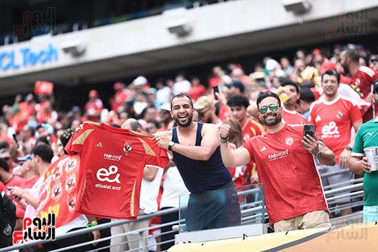 الجمهور يساند النادى الأهلى الجمهور يساند النادى الأهلى