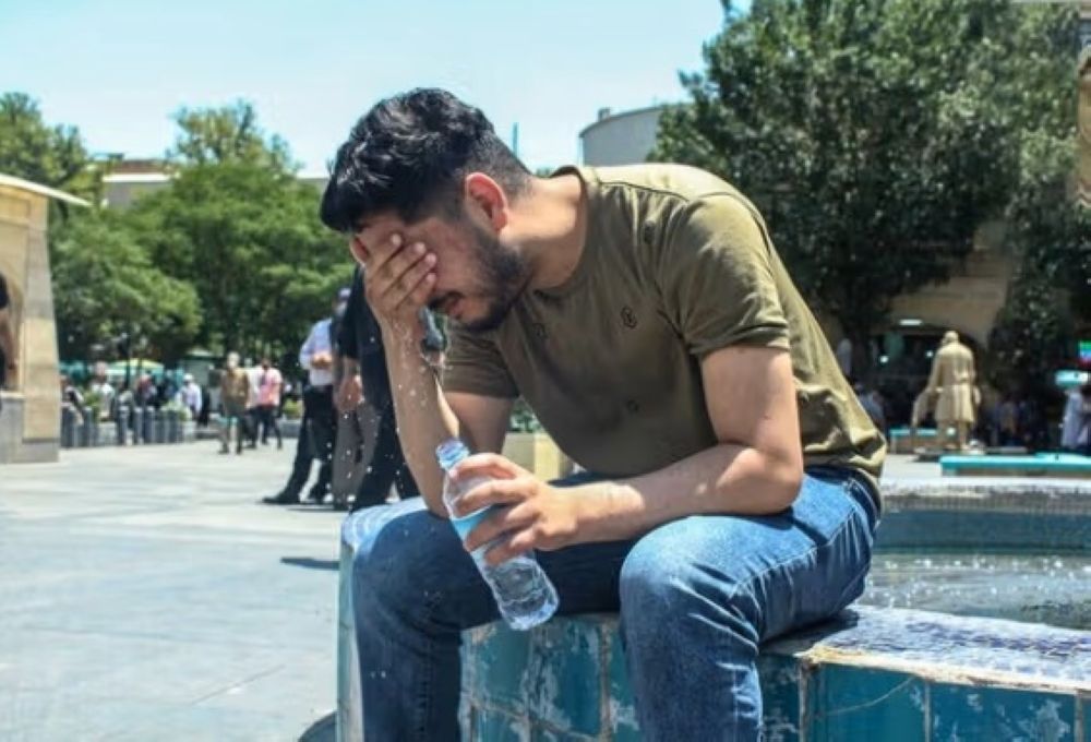 عواصم 10 محافظات إيرانية تسجل درجات حرارة أعلى من 40 درجة - Iran International