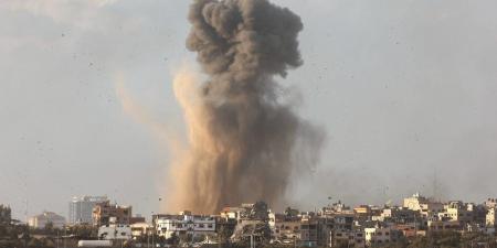 11:04 استشهاد 17 فلسطينيًا في قصف الاحتلال الإسرائيلي مركز إيواء للنازحين وسط قطاع غزة - تليجراف الخليج