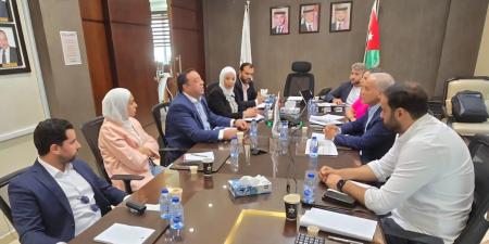 الداوود والمفلح يبحثان إنشاء مركز بريدي بالنافورة في محافظة العقبة . - تليجراف الخليج