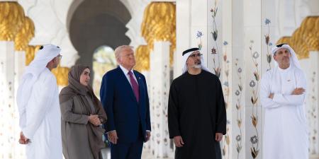 يرافقه خالد بن محمد بن زايد.. ترامب يزور جامع الشيخ زايد الكبير في أبوظبي - تليجراف الخليج