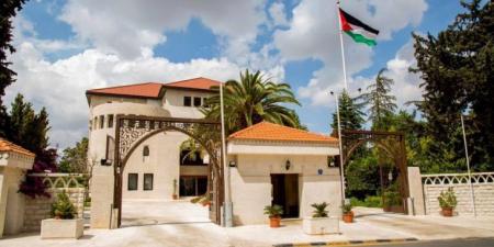 مجلس الوزراء يقرّر تعيين شادي المجالي رئيساً لمجلس مفوَّضي العقبة ونقل ياسر النسور أميناً عامَّاً لهيئة الخدمة والإدارة العامَّة #عاجل - تليجراف الخليج