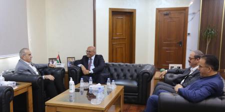 نقيب الصحفيين يؤكد سعي النقابة لتأمين قطع أراض مخدومة - تليجراف الخليج