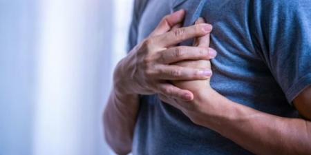 احذر هذه الإشارات الصامتة.. 8 أعراض قد تنذرك بانسداد القلب - تليجراف الخليج