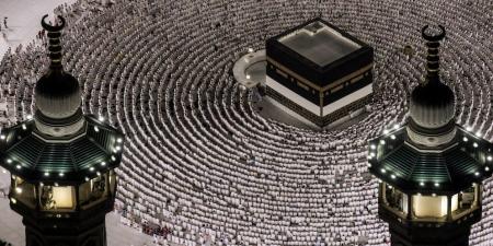 الحجاج يتوافدون إلى مكة وسط تدابير مشددة ودرجات حرارة مرتفعة - تليجراف الخليج