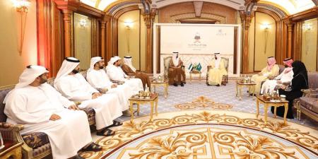 الدرعي يستعرض المبادرات الإماراتية لإسعاد الحجاج - تليجراف الخليج