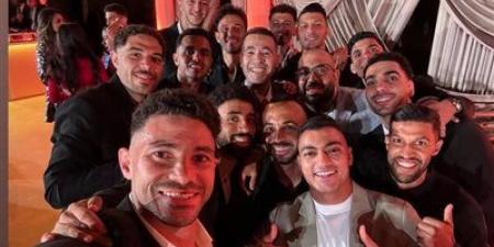 قبل كأس العالم للأندية: طاهر محمد طاهر لاعب الأهلي يحتفل بحفل زفافه وسط حضور نجوم كرة القدم (صور) - تليجراف الخليج