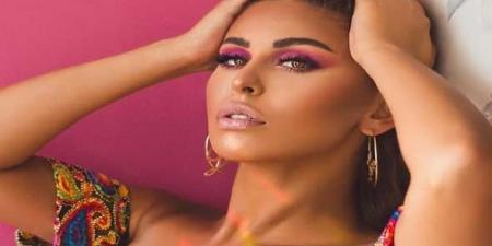 مي سليم تتألق بالأسود في جلسة تصوير جديدة - تليجراف الخليج