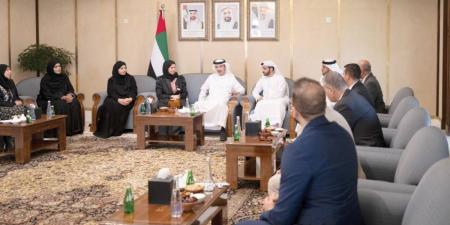 هزاع بن زايد: جائزة خليفة التربوية مبادرة وطنية رائدة تحتفي بالكفاءات والمواهب - تليجراف الخليج