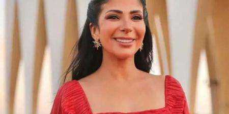 الفنانة المصرية منى زكي تُفاجئ جمهورها بـ«رزق الهبل».. أقوى عودة سينمائية مع كاملة أبو ذكري - تليجراف الخليج