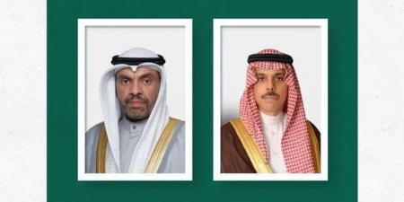 08:01 سمو وزير الخارجية ووزير الخارجية الكويتي يبحثان هاتفيًا الهجوم الإسرائيلي على إيران وتداعياته الإقليمية - تليجراف الخليج