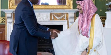 05:06 سمو وزير الخارجية ووزير الخارجية البريطاني يناقشان آخر المستجدات في المنطقة - تليجراف الخليج