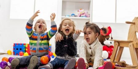 كيف يمكن للعب أن يعزز مهارات طفلك؟ - تليجراف الخليج