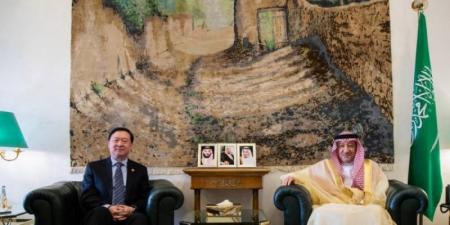 الخريجي يناقش مع سفير الصين المستجدات الإقليمية والدولية - تليجراف الخليج