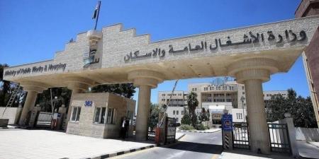 وزارة الأشغال: طبقة إسفلتية سطحية جديدة لطريق رأس النقب وتحويلات مرورية مؤقتة - تليجراف الخليج
