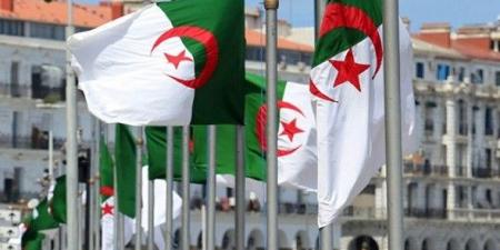 الجزائر تمهل 12 موظفا بالسفارة الفرنسية 48 ساعة لمغادرة البلاد ردا على توقيف قنصلي جزائري في باريس - تليجراف الخليج