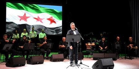 أمسية تراثية للفنان غزوان مدني على خشبة ثقافي حمص  - تليجراف الخليج