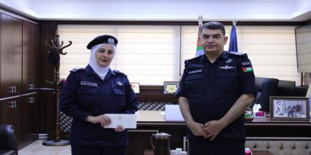 تكريم الوكيل عُلا حمادة موسى لتفانيها في أداء الواجب خلال امتحانات "التوجيهي" - تليجراف الخليج