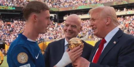 بالمر يتسلم جائزة أفضل لاعب من الرئيس الأمريكي ورئيس الفيفا - تليجراف الخليج