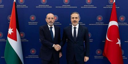 وزيرا الخارجية التركي والأردني يطالبان بوقف الاعتداءات الإسرائيلية على سوريا - تليجراف الخليج