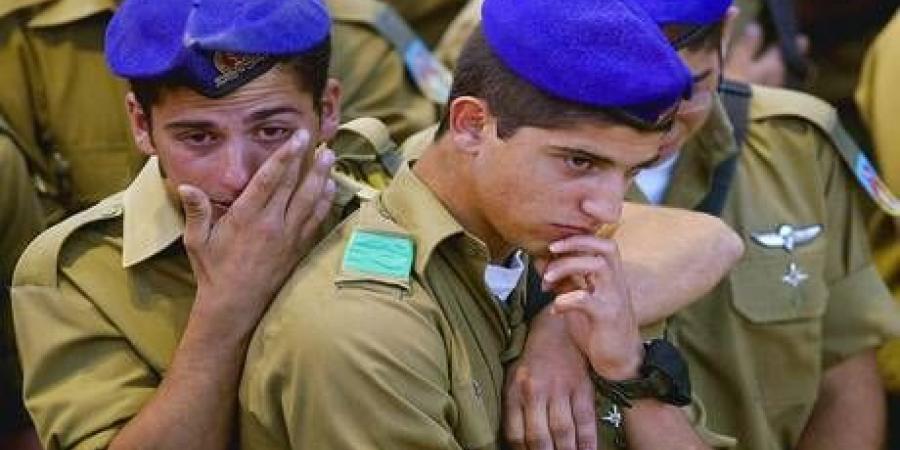 جندي إسرائيلي يعاني من "صدمة غزة" يطلق النار على جاره ويتبول على فراشه أثناء النوم - تليجراف الخليج