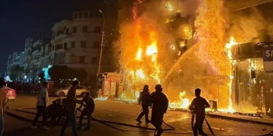 بالفيديو .. النيران التهمت 3 طوابق .. حريق مطعم شهير في مصر - تليجراف الخليج
