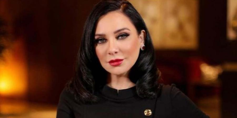 سلاف فواخرجي تردّ على الاتهامات: “كنت صادقة أكثر من الأحرار” - تليجراف الخليج