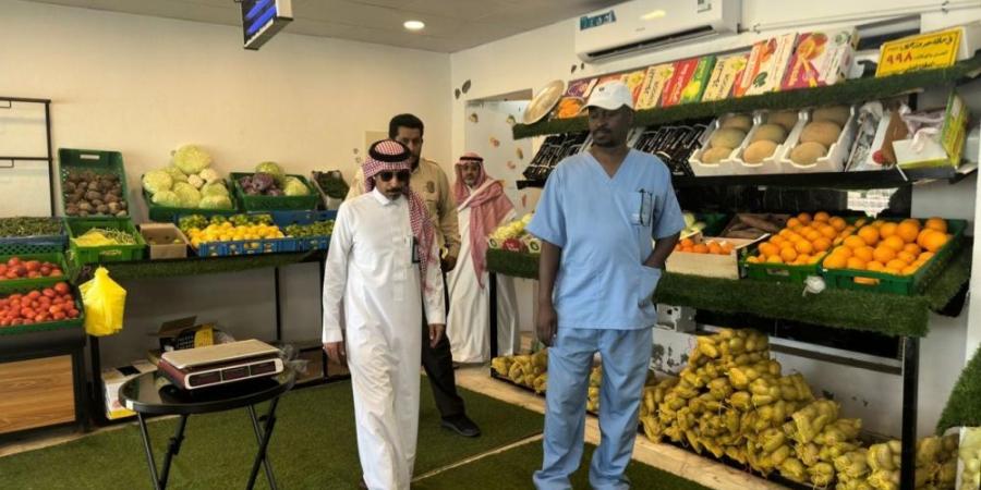 بالصور.. تنفيذ جولات رقابية في أسواق رابغ استعدادًا لموسم الحج - تليجراف الخليج