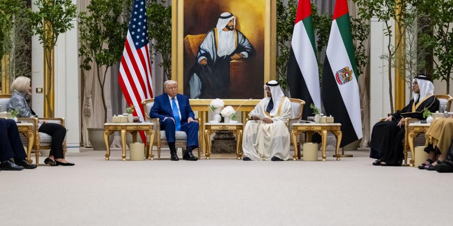 رئيس الدولة يبحث والرئيس الأميركي العلاقات الإستراتيجية بين البلدين والتطورات الإقليمية - تليجراف الخليج