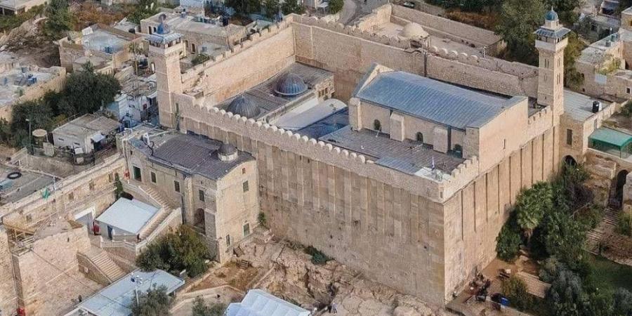 الاحتلال يمنع الفلسطينيين من أداء صلاة الفجر في الحرم الإبراهيمي - تليجراف الخليج