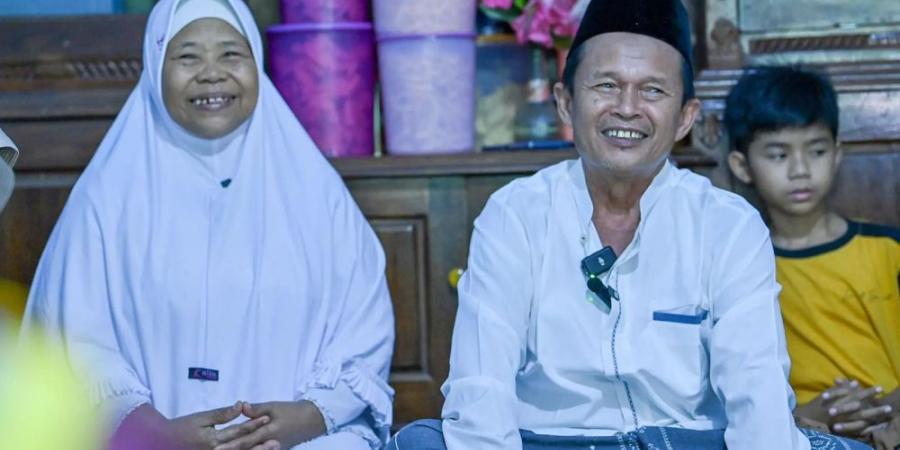 استغرق تحقيق حلمه 40 عامًا.. "طريق مكة" تنقل "ليجيمان" وزوجته إلى الأراضي المقدسة - تليجراف الخليج